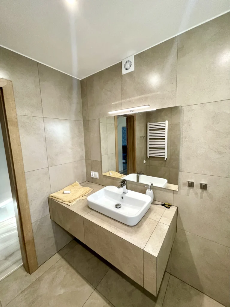 Łazienki - Realizacja 10 | MaVi Design - Wykończenia Wnętrz